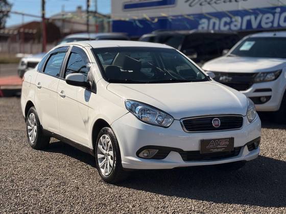 FIAT GRAND SIENA 1.4 MPI ATTRACTIVE 8V FLEX 4P MANUAL FIAT GRAND SIENA 1.4 MPI ATTRACTIVE 8V FLEX 4P MANUAL